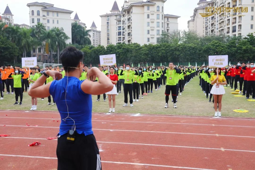 豪门球队在锦标赛中乘风破浪，表现非凡的简单介绍