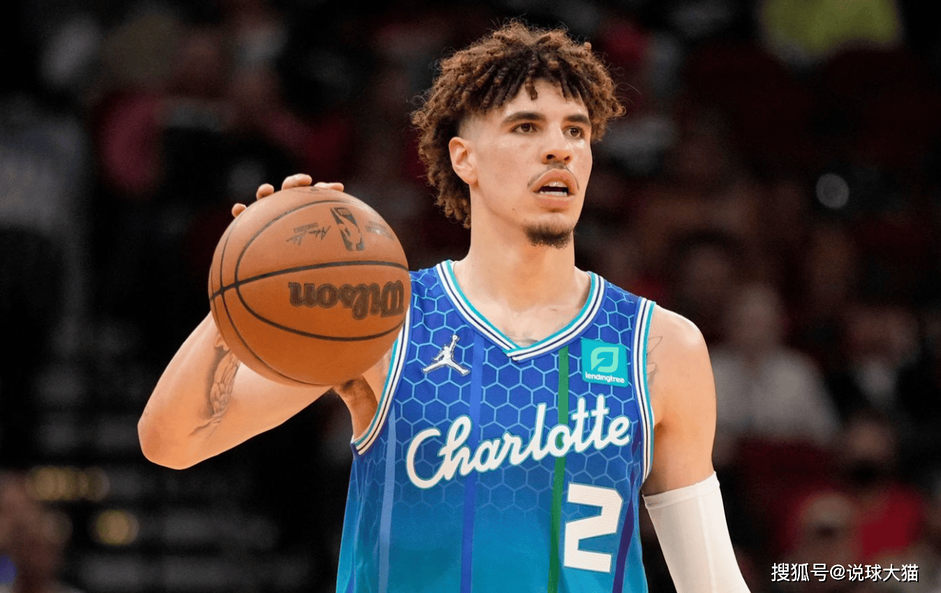 包含NBA新秀：拉梅洛-鲍尔领跑新秀得分榜的词条