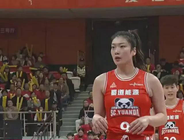 罗马尼亚女篮在场上展现出强大实力的简单介绍