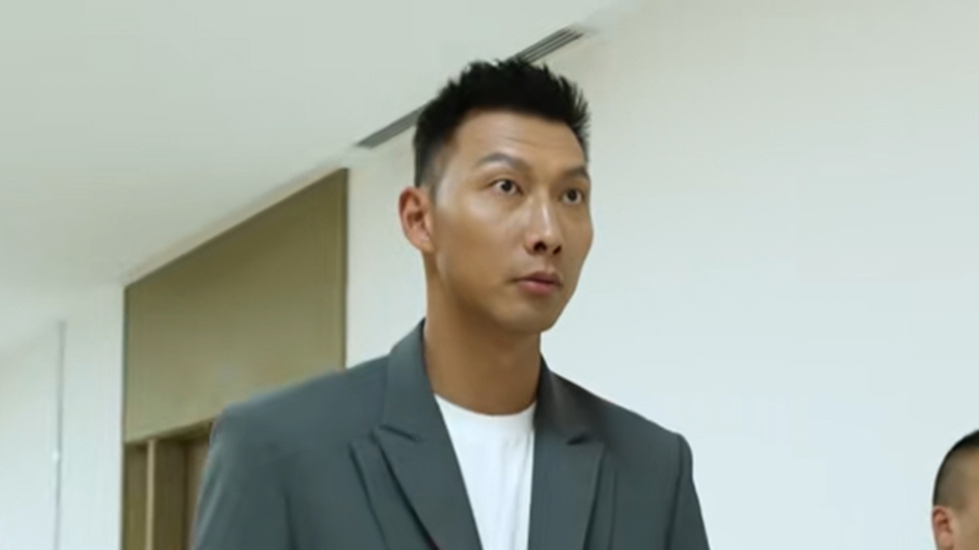 央视取消播出易建联专访(央视表扬易建联)