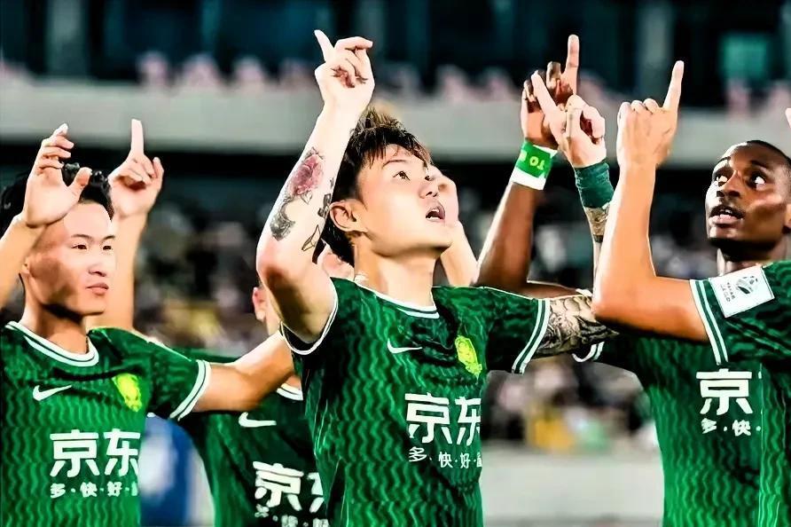 中超-法比奥帽子戏法国安4-0梅州15轮不败夺半程冠军(齐达内帽子戏法的由来)