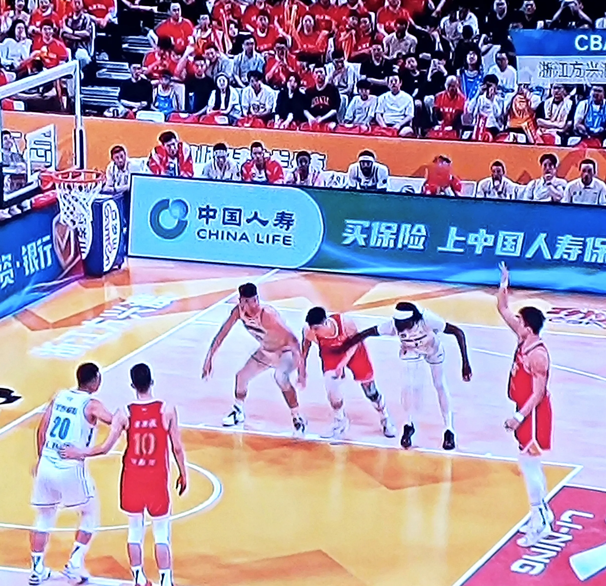 浙江男篮官方更新社媒，晒出球队三队训练日常的简单介绍