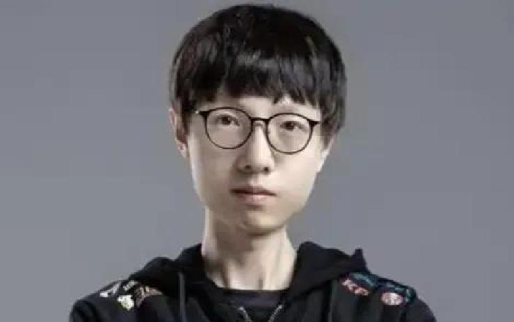 MLXG被RNG执行2500万！刘青松被爆主动离队，不想跟哥哥打了？的简单介绍