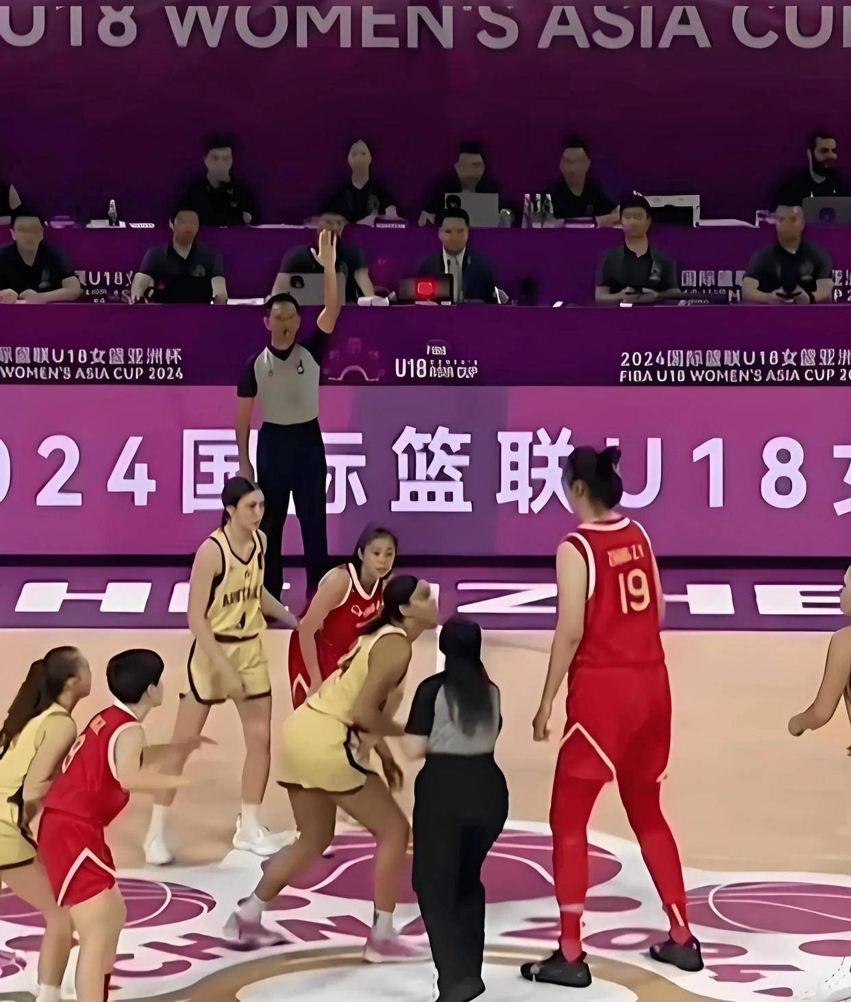 开云体育电脑版-无解！张子宇10分钟砍12分“双塔”组合轮番制霸内线(张志磊最新比赛直播回放)