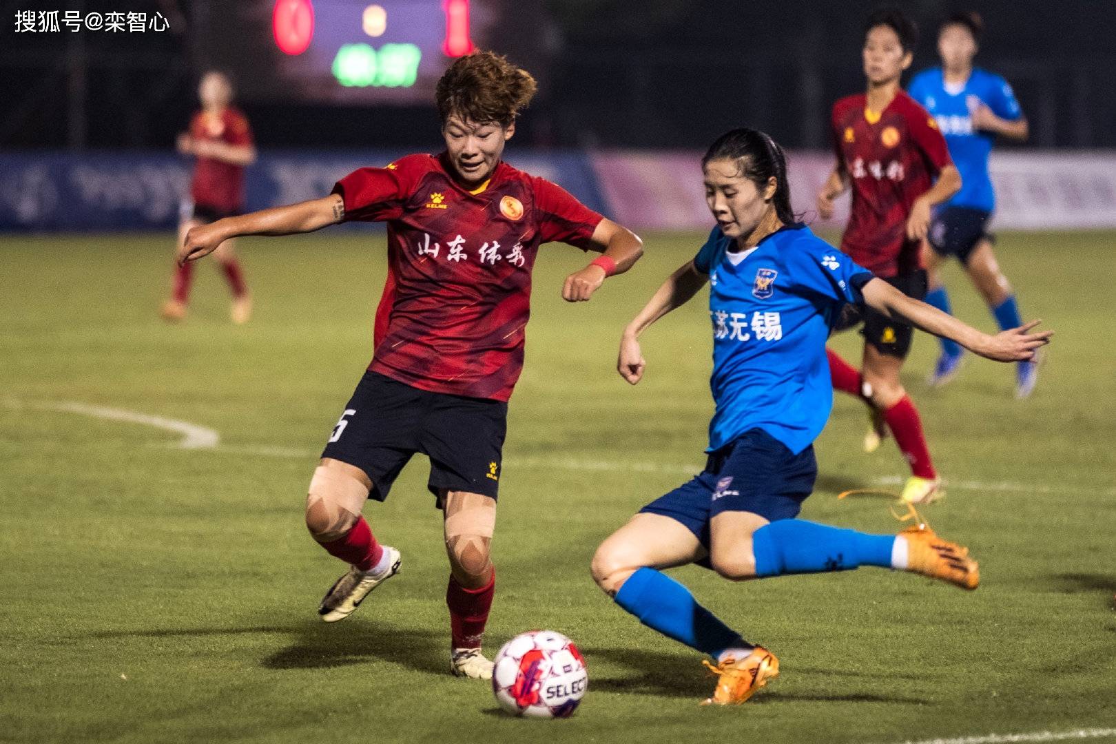 包含国内女足联赛激烈对决迎来高潮的词条
